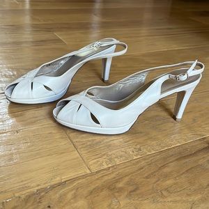 Stuart Weitzman, size 9, Peekapoo